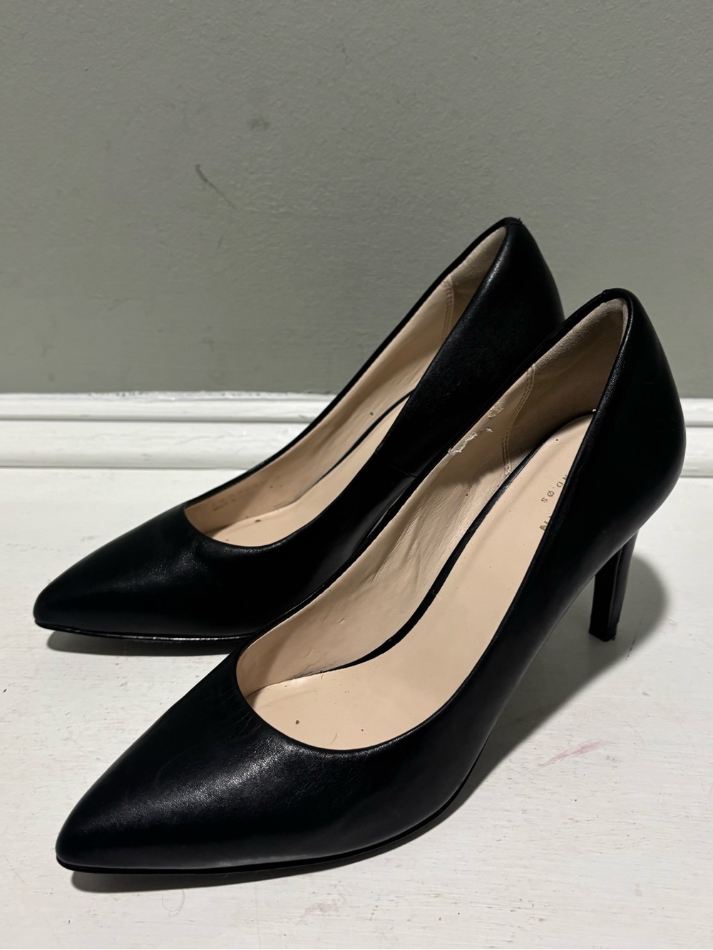 Cole Haan Grand Classic Black Pointed-Toe Women's Pumps-size 7B - Picture 2 of 10
